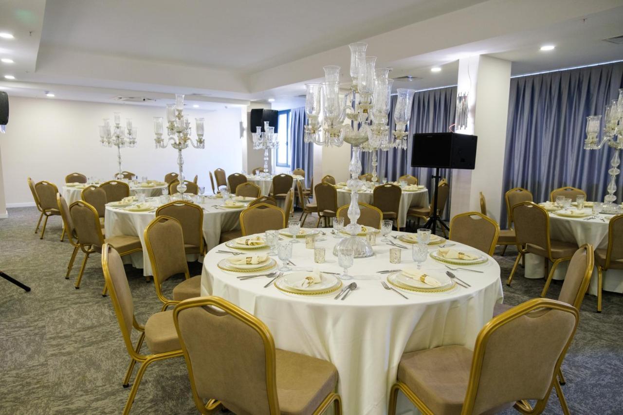 BW Izmir Hotel Bagian luar foto